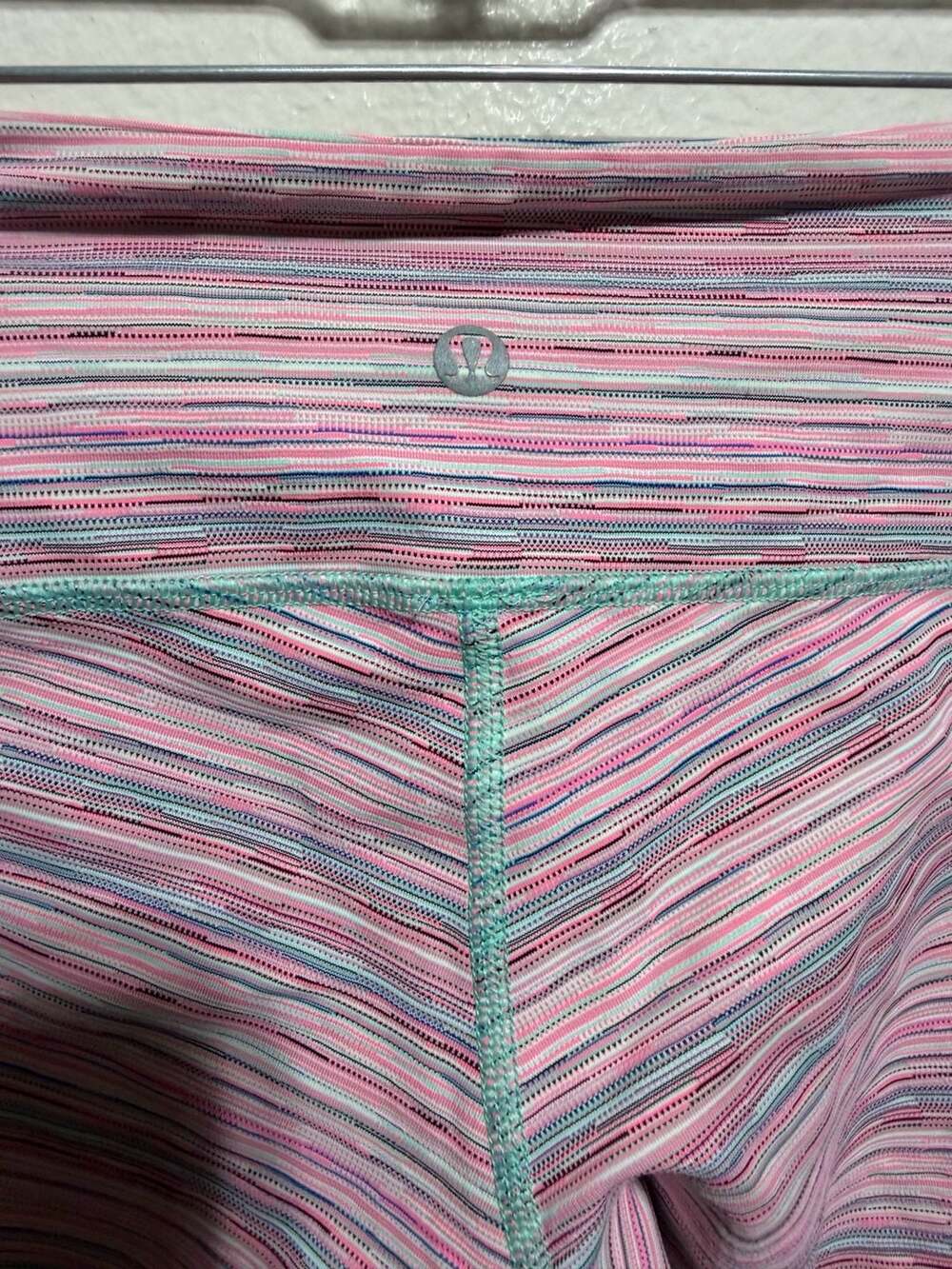 Lululemon Wunder Under Pant III Luxtreme in Cyber Stripe Flash Light Menthol - Picture 2 of 3